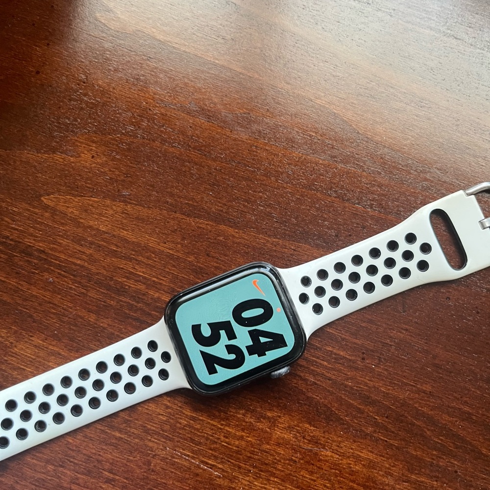 Nike Apple Watch Series 5 44mm